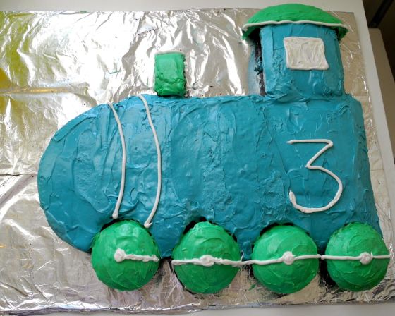 train locomotive birthday cake