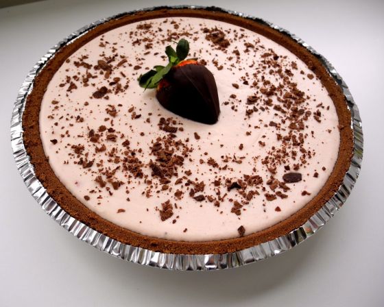 chocolate covered strawberry cream pie 1