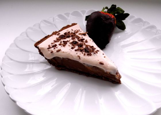 chocolate covered strawberry cream pie 2