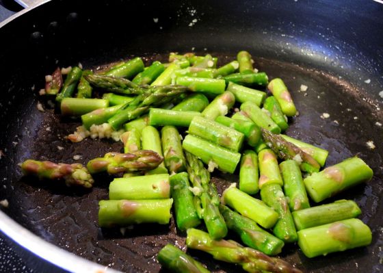 garlic roasted asparagus